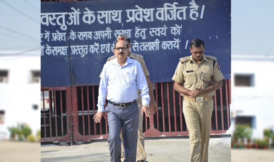 aarushi parents rajesh and nupur talwar became curious to go home asks cops why you not leaving us