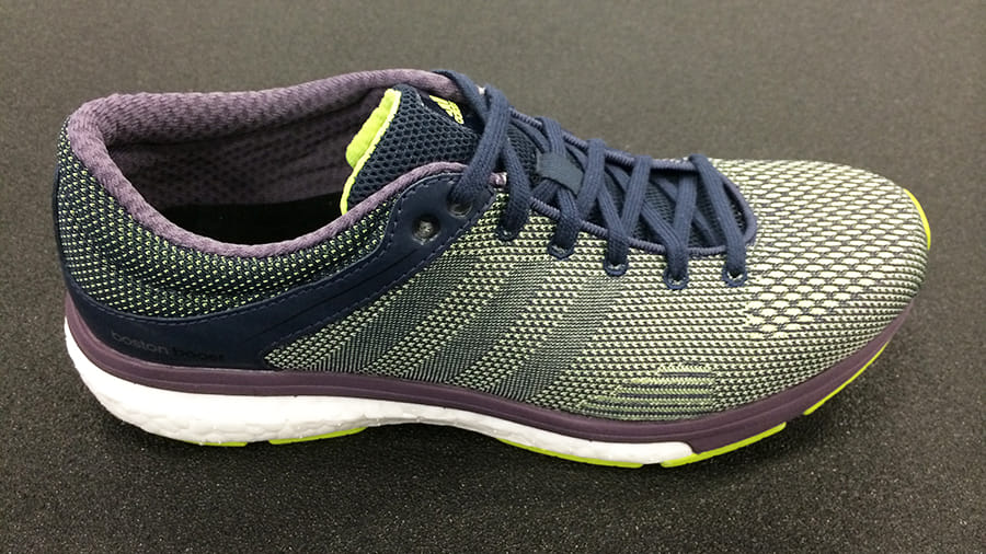Are you buying fake shoes on the name of branded?