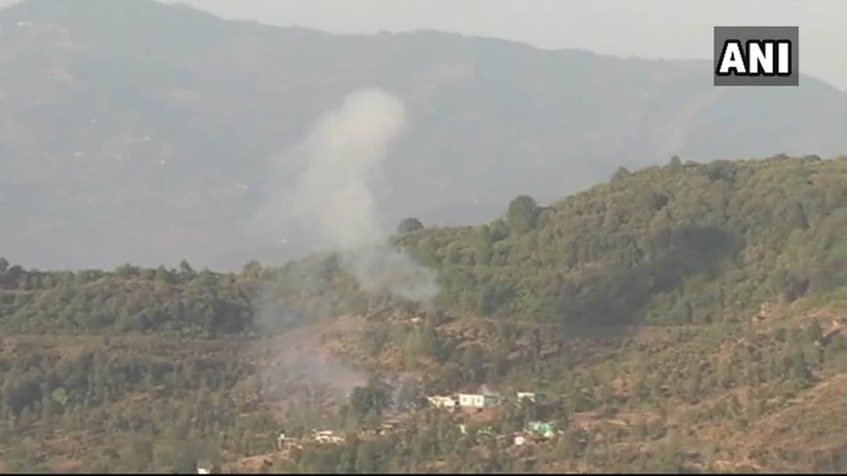 सीमापार से होती बमबारी