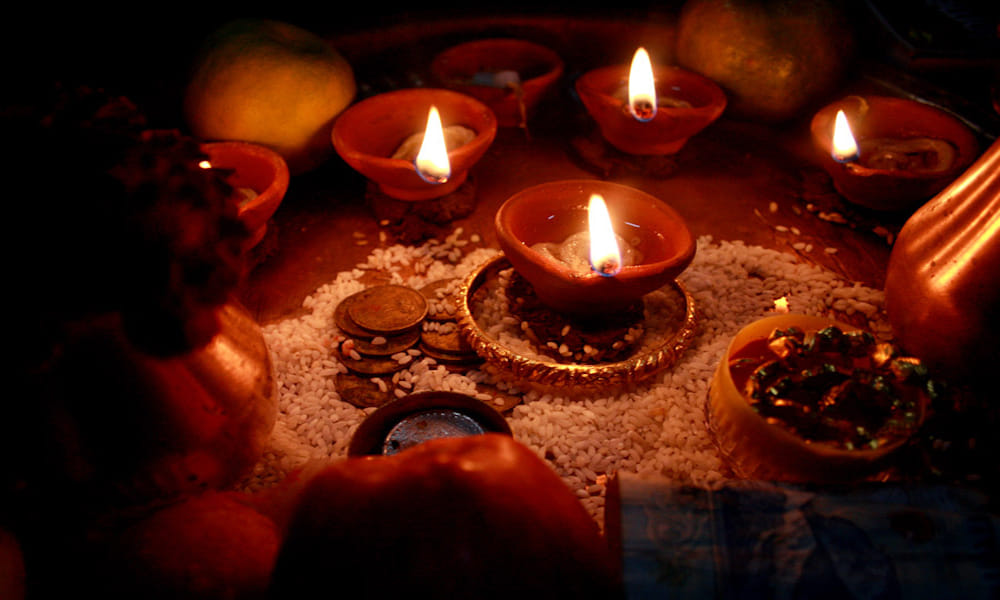 burn deepak these 11 places on diwali night maa lakshmi will be happy
