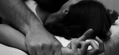 Bollywood stars Hairstylist raped for a year by a Make up artist