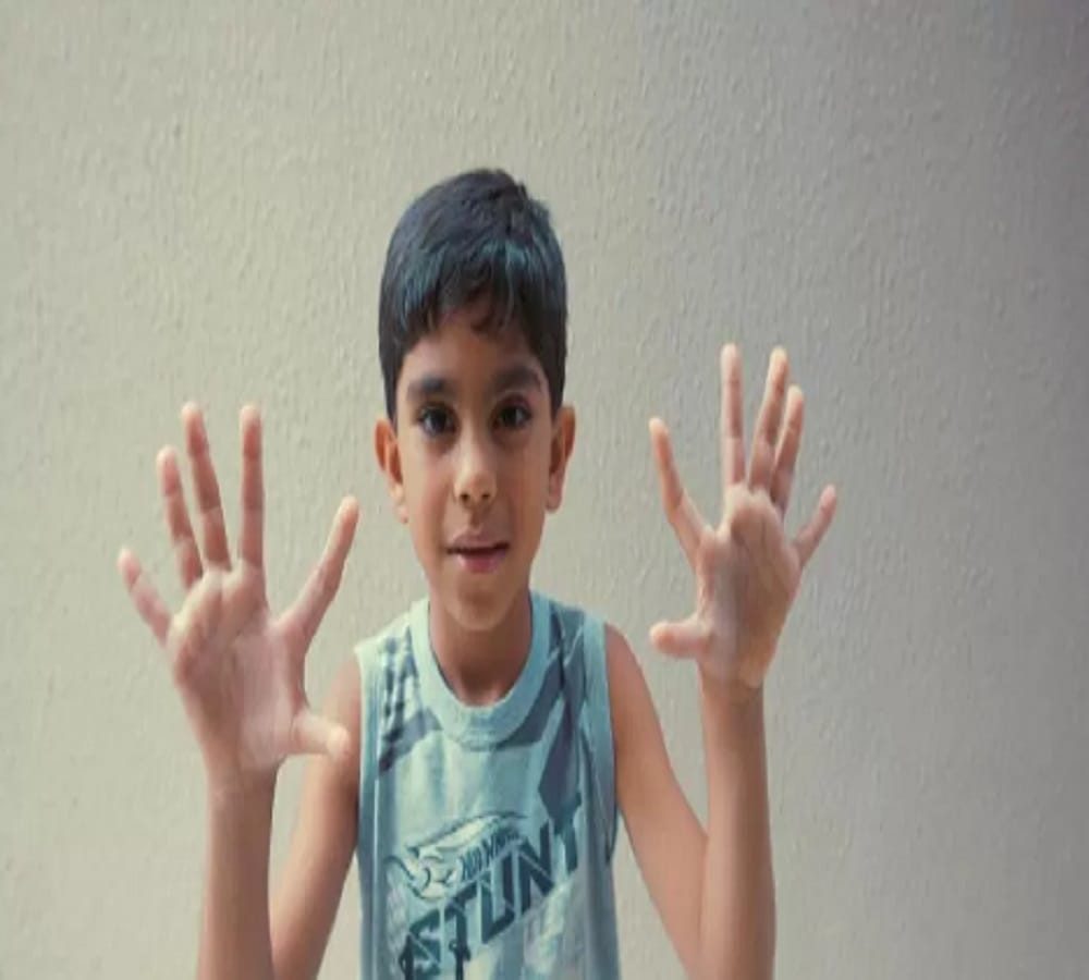 these fourteen family members have special power of twelve fingers and toes 