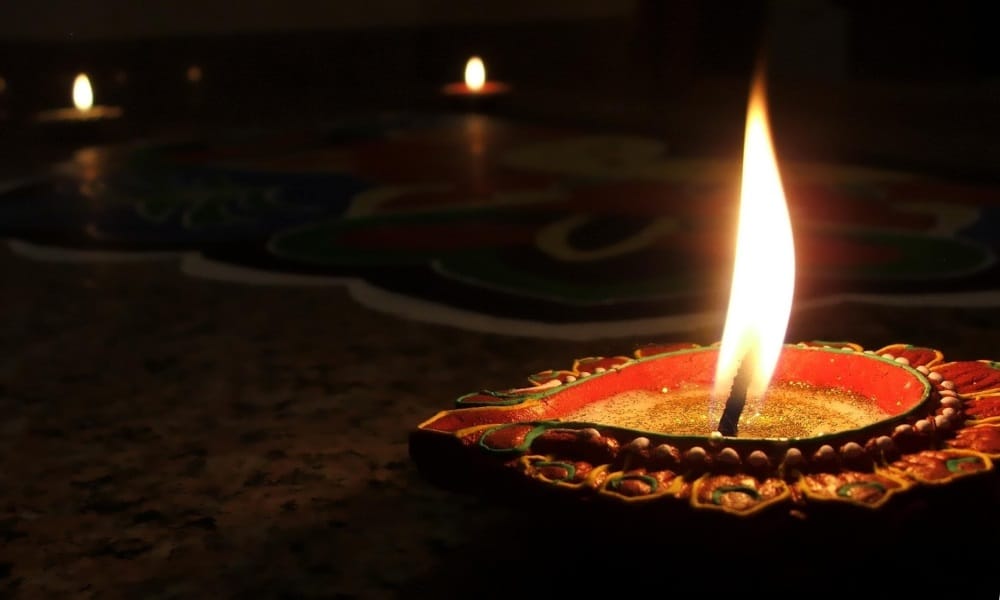  burn lamp these 5 places on Diwali night ma Lakshmi will be happy