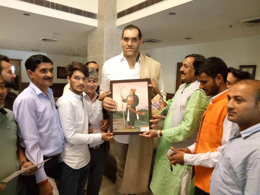 great khali fans became happy from khali this ativity