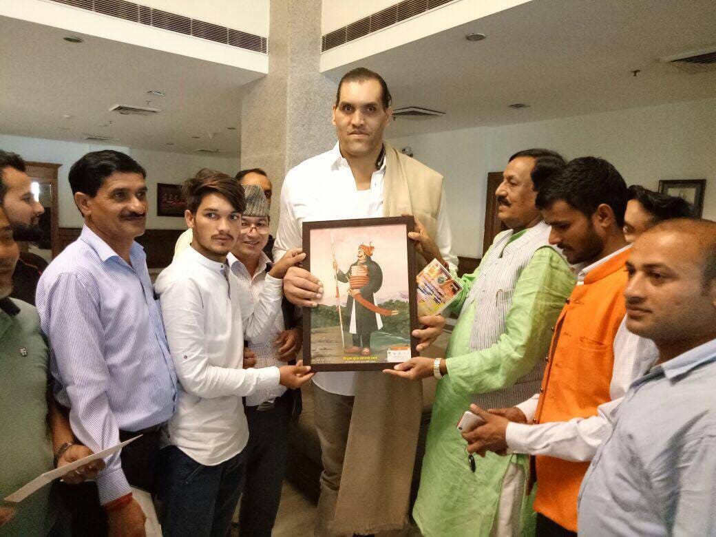 great khali fans became happy from khali this ativity
