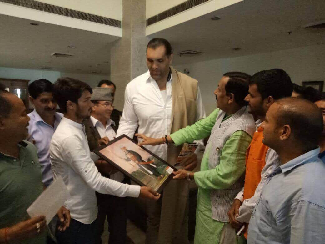 great khali fans became happy from khali this ativity