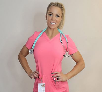 Florida nurse Lauren Drain post hot pictures on social media goes viral on internet 