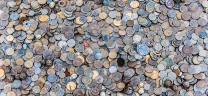 madhya pradesh shopkeeper buys hero Splendor  dream bike from 57000 rupees in loose change