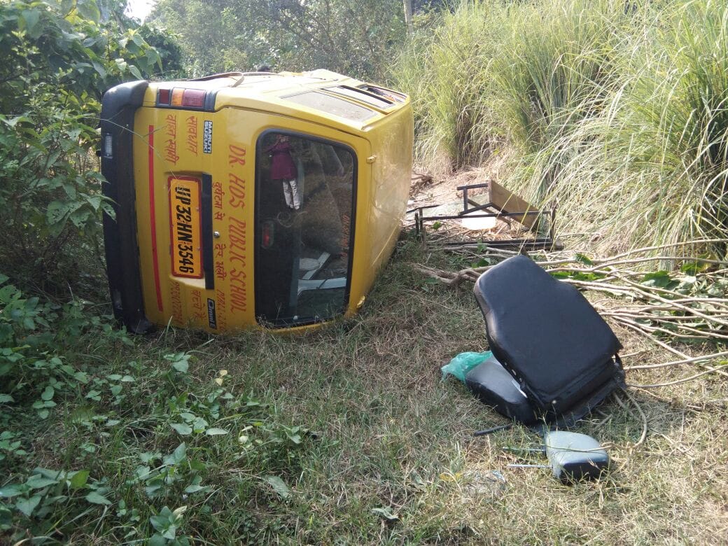 A school van falls into a pit in mall in Lucknow.