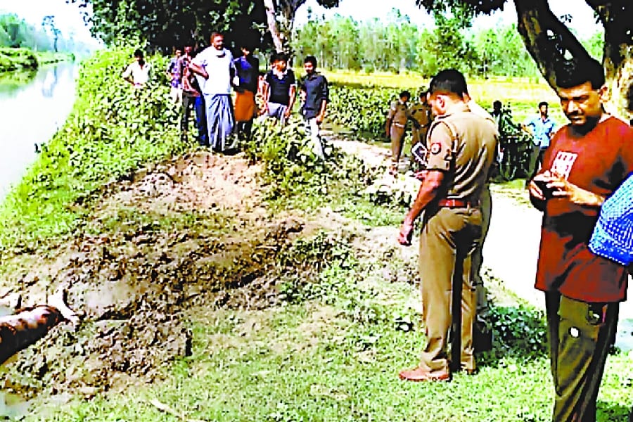 clash between police men of barabanki and sitapur