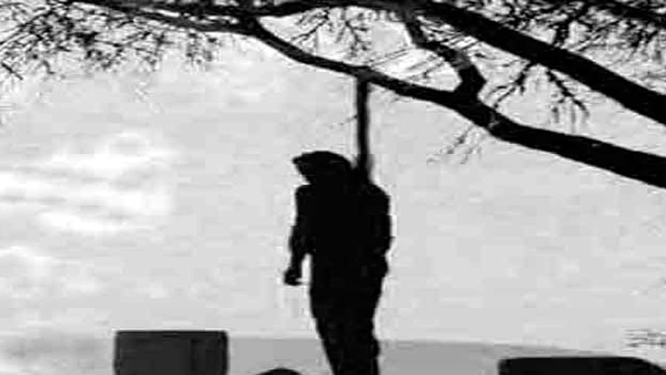 The body of the student of 11th got hanged on the tree