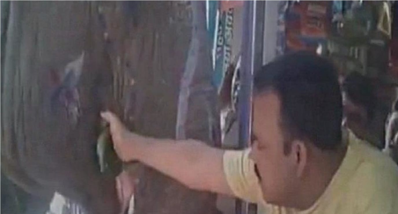 This Elephant loves eating paan at some special shops in his list