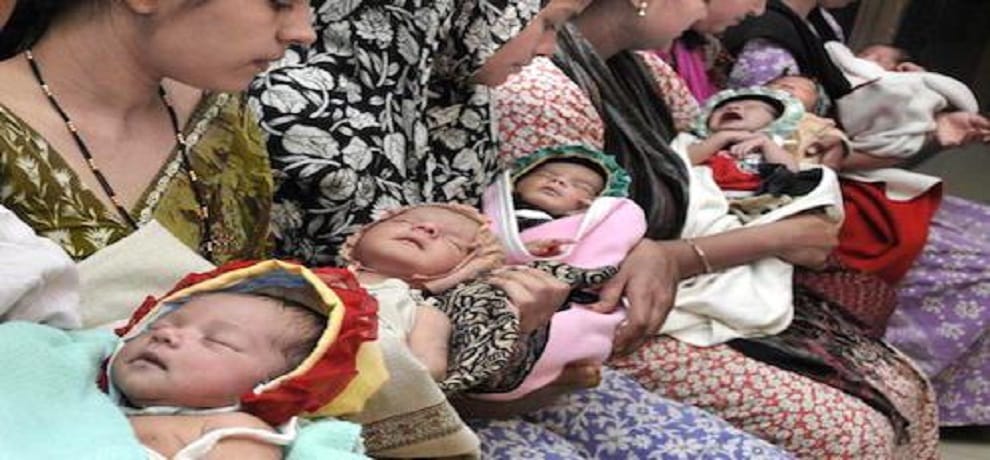 Chhattisgarh: Mothers welcome by greeting cards to their newborn daughters