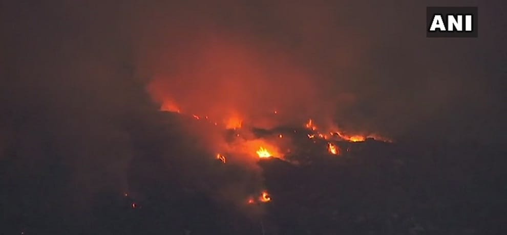 Fire breaks out at Ghazipur landfill in Delhi