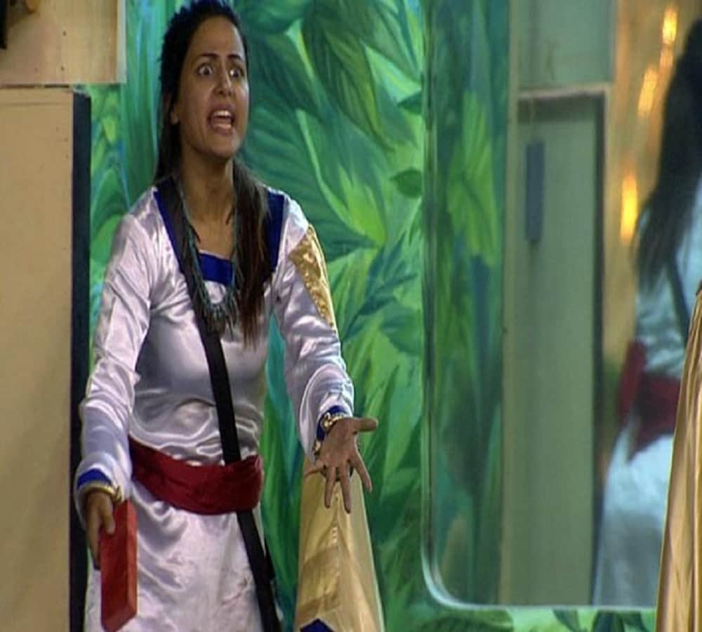 Vikas nominated to hina for kaalkothari and hina abuse him 