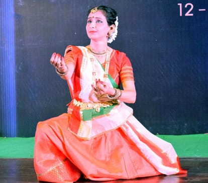 Birju Maharaj did kathak dance in kashi