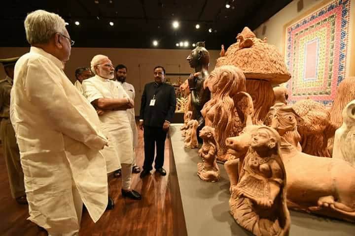 cm Nitish Kumar guide pm narendra Modi at Bihar museum