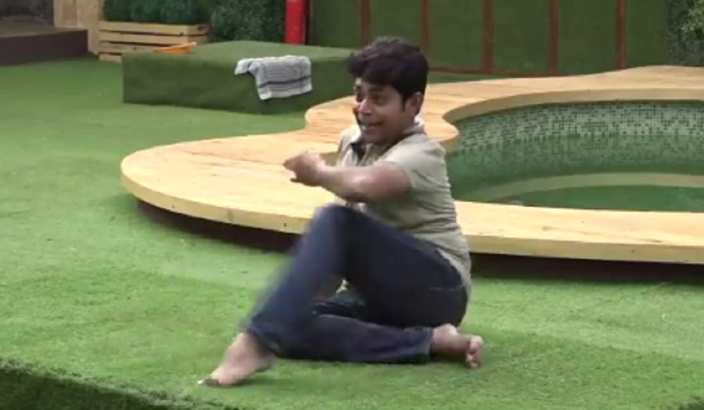 Watch Bigg Boss 11 Contestant Sabyasachi Satapathy Performing Mujra In House