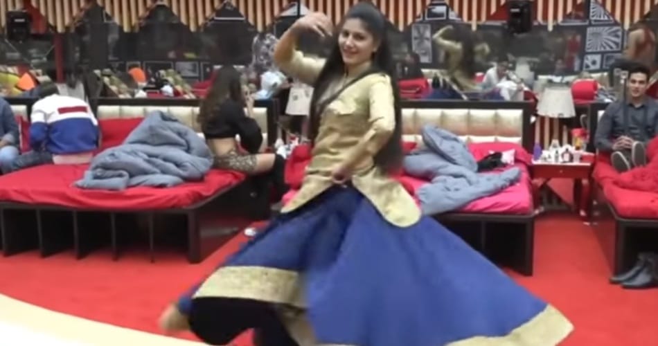 sapna chaudhary wears black saree in bigg boss house