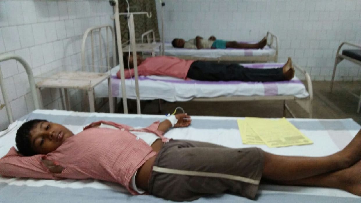 100 students ill to eat contaminated food in mirzapur