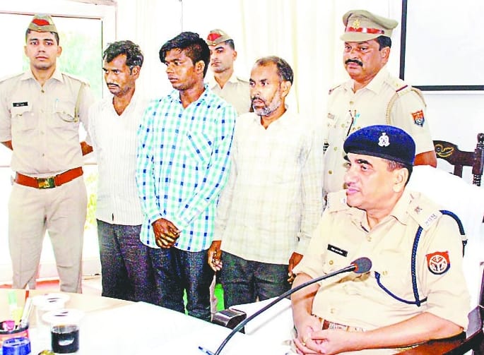 Three vehicles of Interstate gang raid in saharanpur