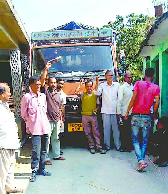 Three hours in protest against illegal mining