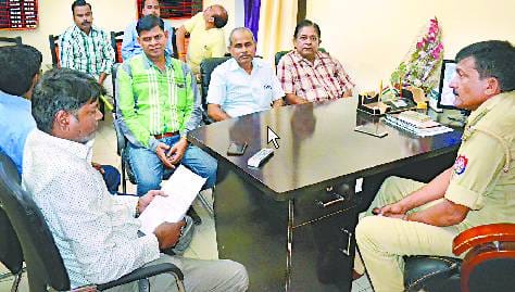 युवक की मौत से भड़के लोगों का जिला अस्पताल में हंगामा