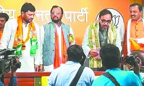 पूर्व विधायक ने बसपा छोड़ भाजपा का थामा दामन