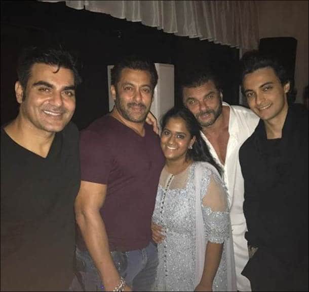 Karan Johar, Aanand L Rai, Arjun Kapoor and others attend Shah Rukh Khan Diwali bash