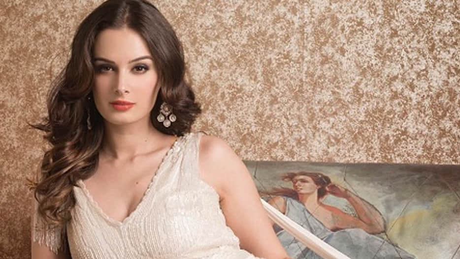 Indian-German film actress Evelyn Laxmi Sharma in kanpur fashion night