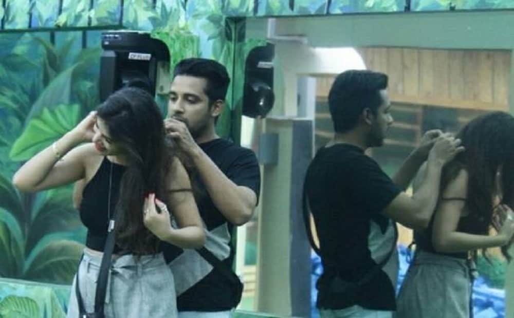 bandgi and shilpa reveals their first kiss incident