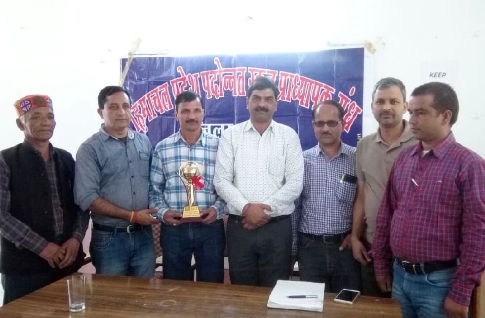 शिक्षकों का मान-सम्मान बचाए रखना आवश्यक