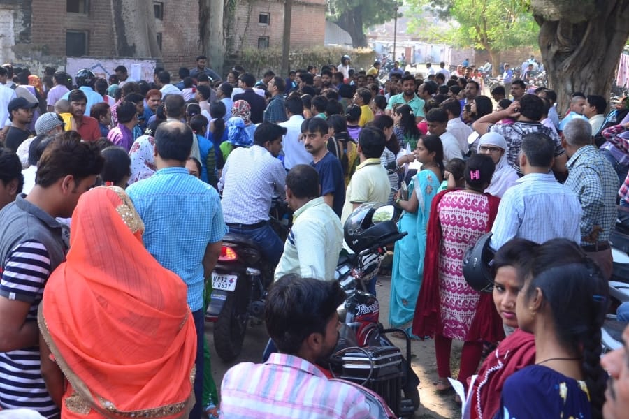 fraud student caught in tet exam