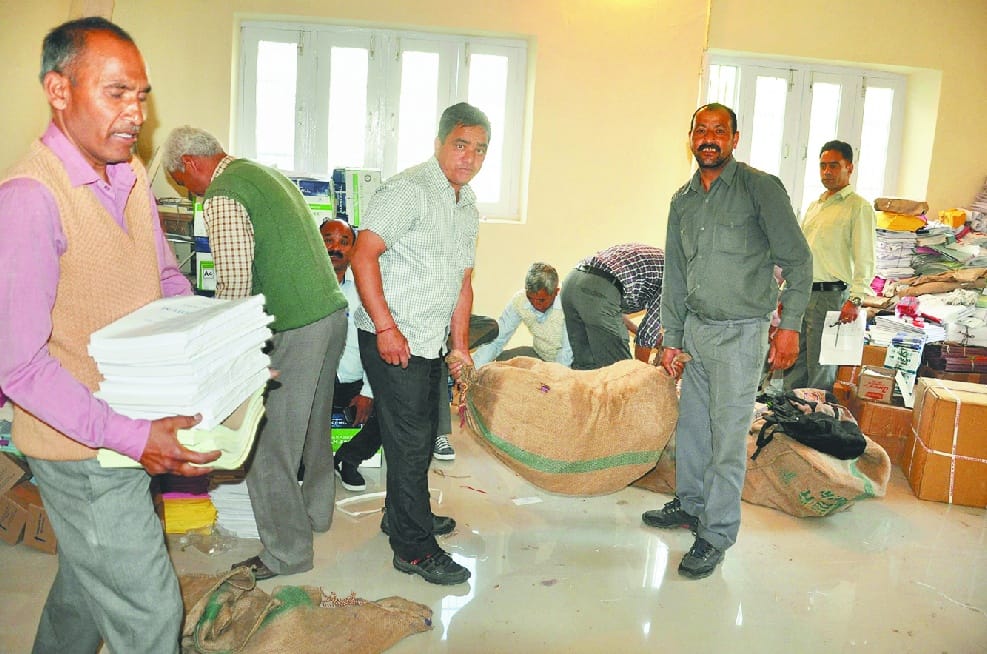 महिलाओं के हाथों में रहेगी पोलिंग बूथ की कमान