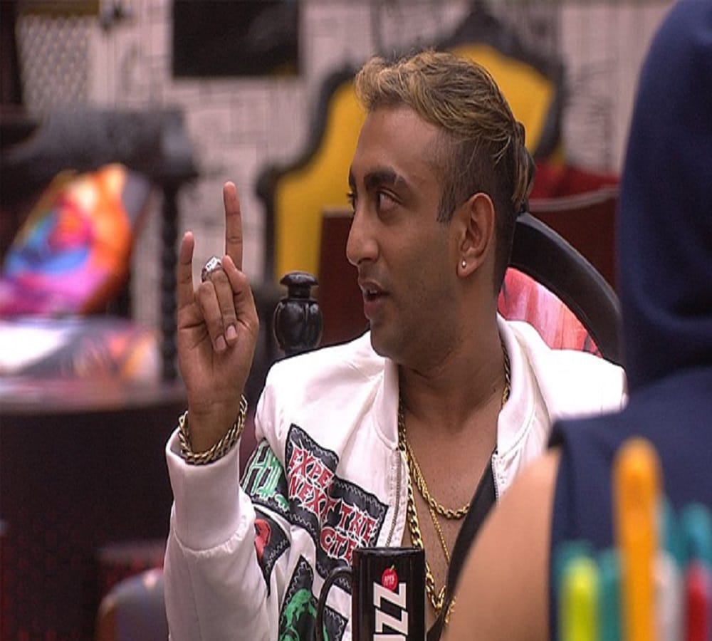 bigg boss hina khan expose again in the nomination round