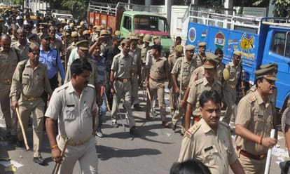 student leaders beaten by police in agra