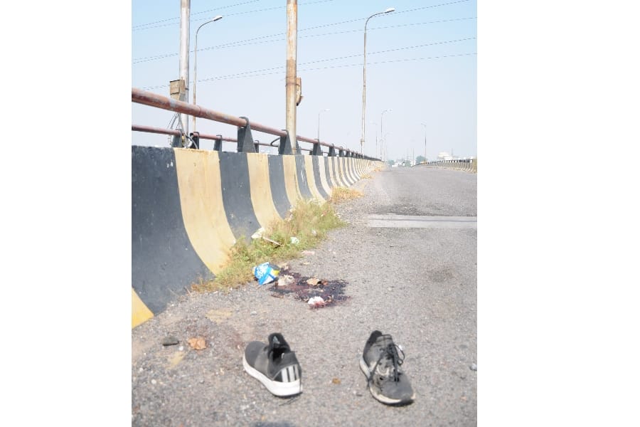 two died while performing bike stunts in Lucknow.