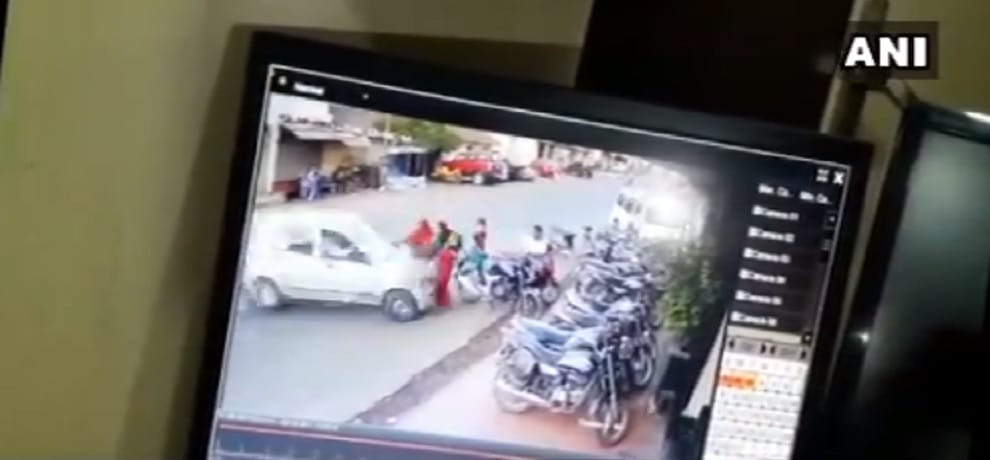 Bhopal: Speeding car rams into pedestrians hit 2 women and 1 child