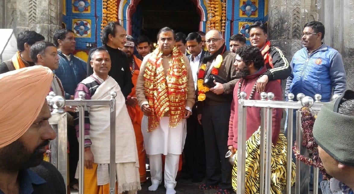 mukesh ambani gave gift to badrinath kedarnath dham on diwali