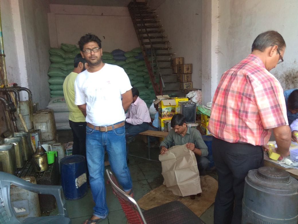 oil and ghee seized in agra by fdsa