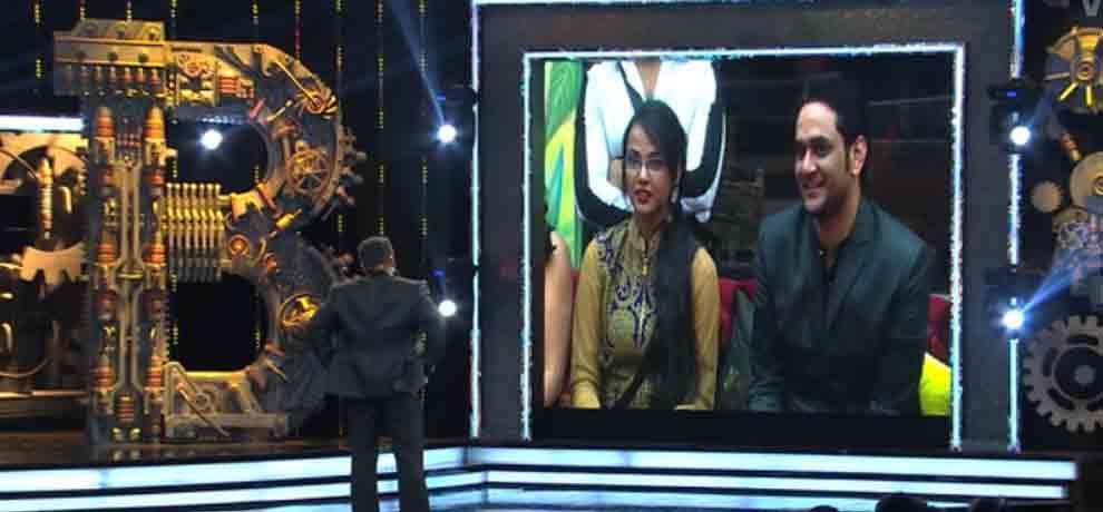 BIGG BOSS 11 SALMAN TAKE BOLD CLASS OF JYOTI IN FRONT OF HOUSE MATES
