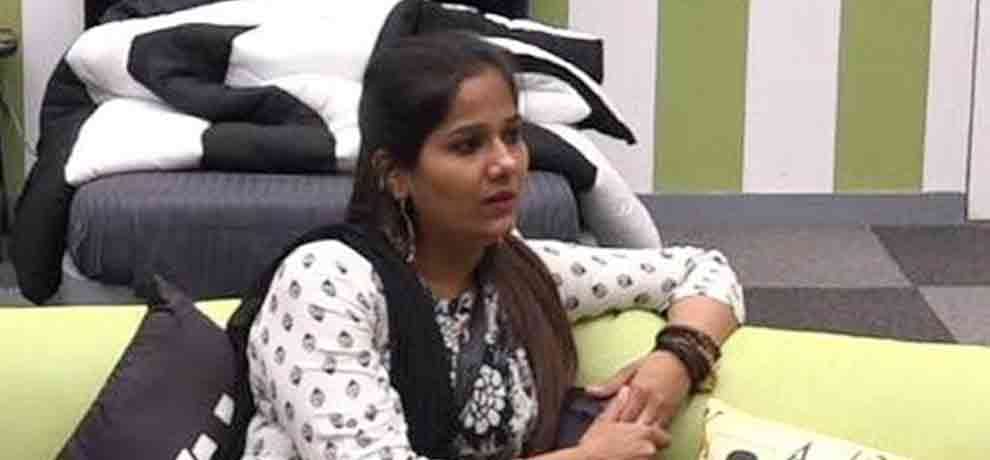 bigg boss 11 mehjabi give bad comment on arshi's clothes