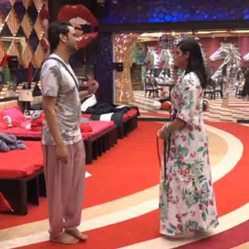 bigg boss 11 mehjabi give bad comment on arshi's clothes