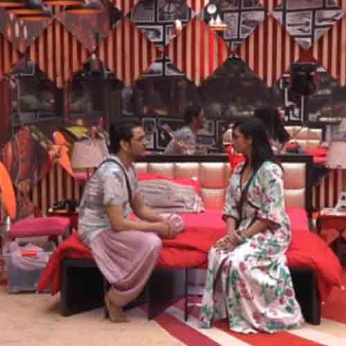 bigg boss 11 mehjabi give bad comment on arshi's clothes