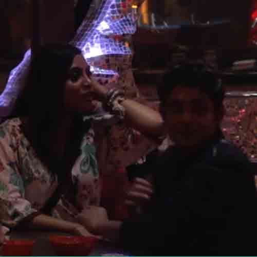 bigg boss 11 mehjabi give bad comment on arshi's clothes