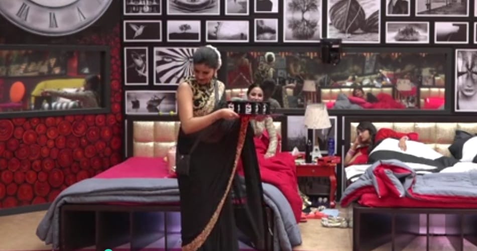 sapna chaudhary wears black saree in bigg boss house