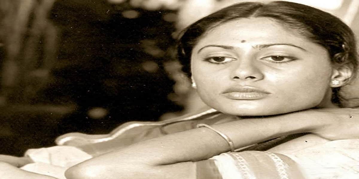 Smita Patil was given full makeup like bridal after death