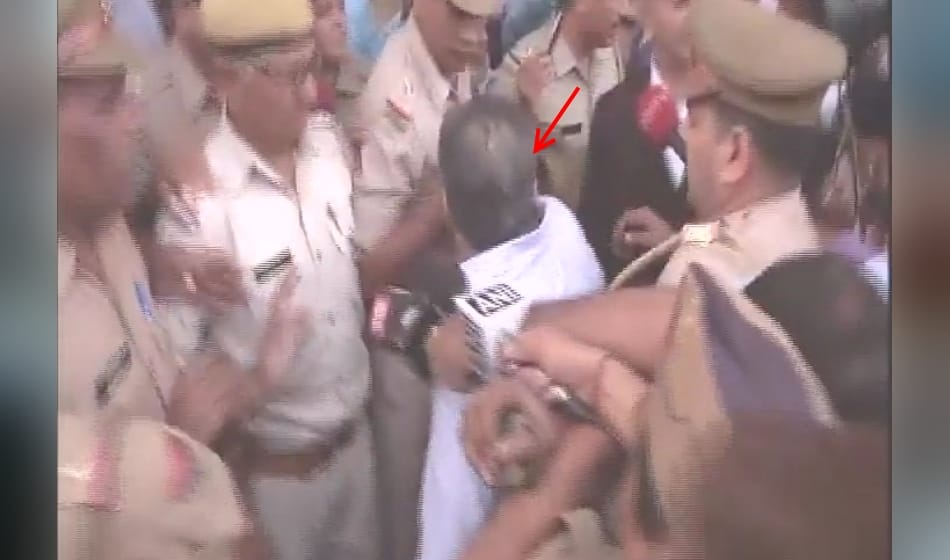 photos: Rajesh & Nupur Talwar released from Dasna Jail after HC acquitted them in aarushi case