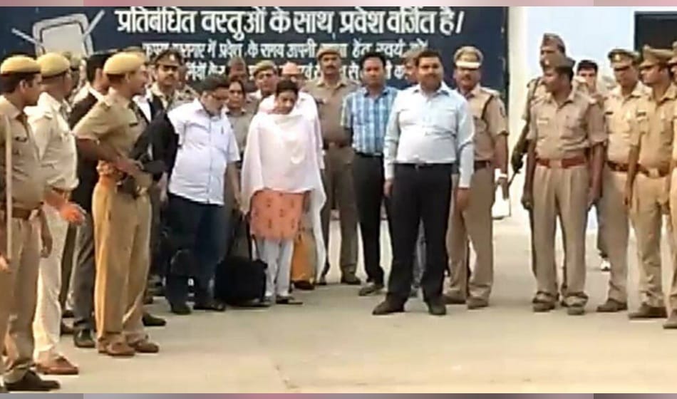 aarushi uncle dinesh talwar talked to media appealed for leaving them alone