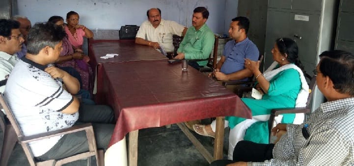 छेड़छाड़ के आरोपी दोनों शिक्षकों को हटाया